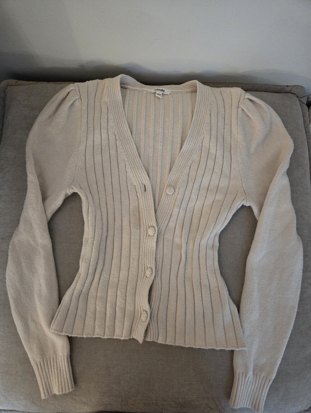 Splendid Cream Ribbed V‑Neck Button Cardigan